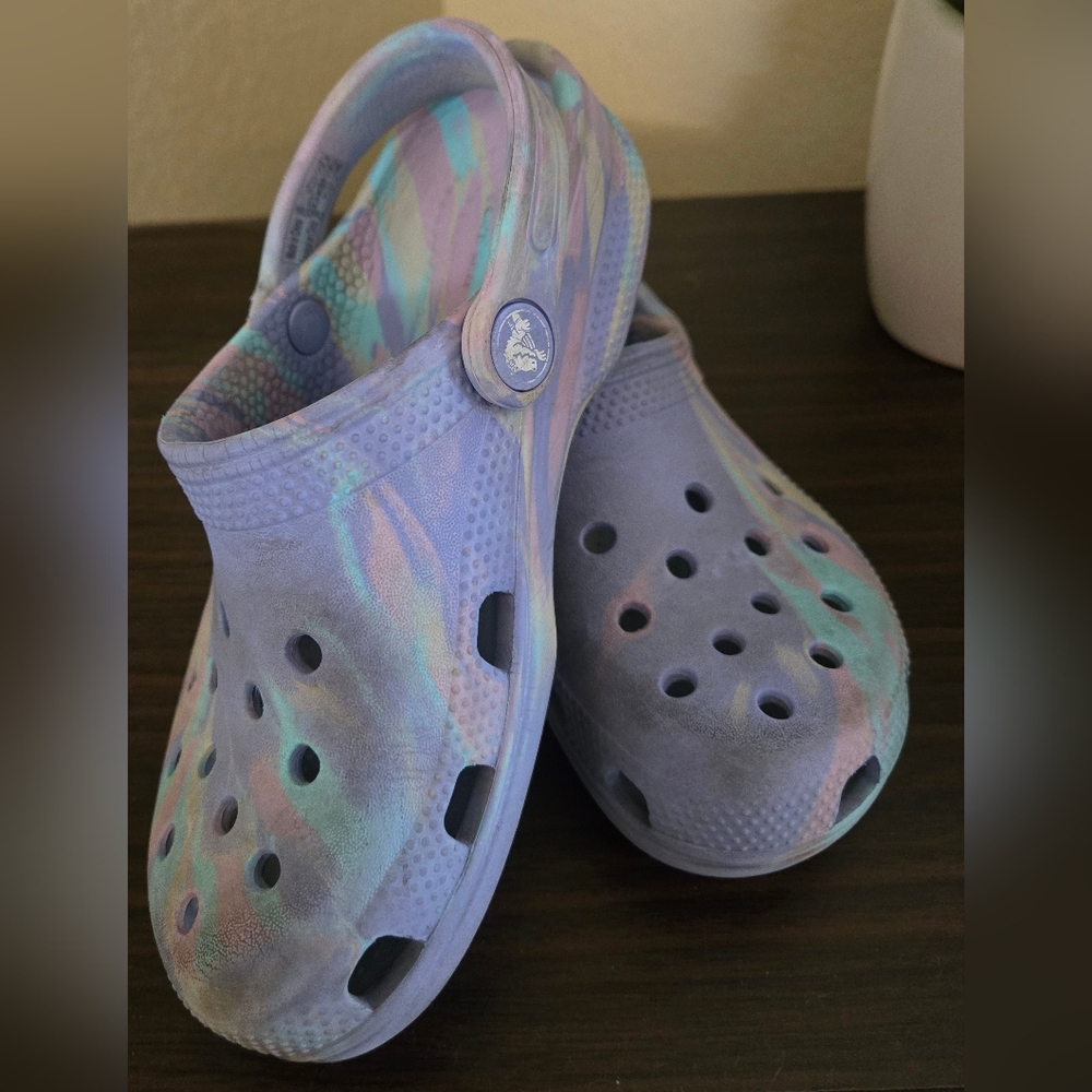 Kids Classic Marbled Crocs Clogs – Purple & Light Teal – Size 13C